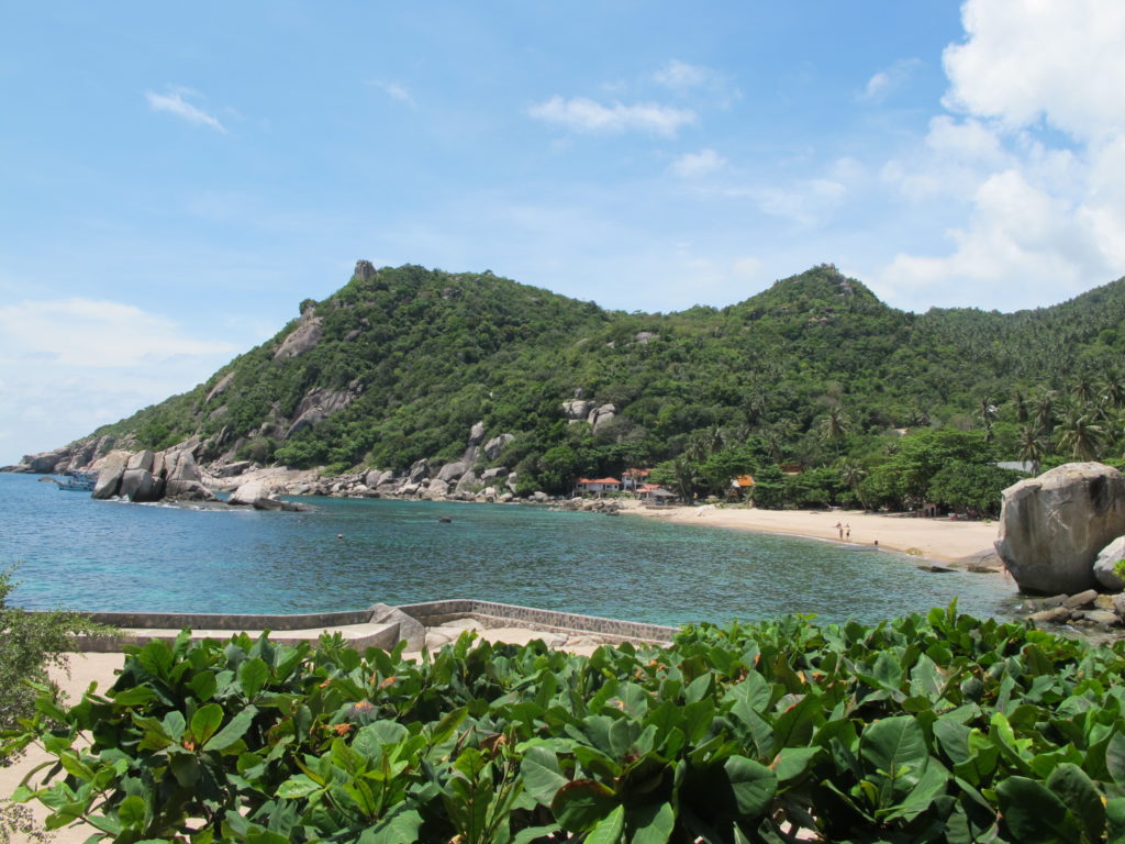 koh tao plage de l'hôtel montalay resort, où il n'y a que 3 hôtels, à l'abri tes touristes