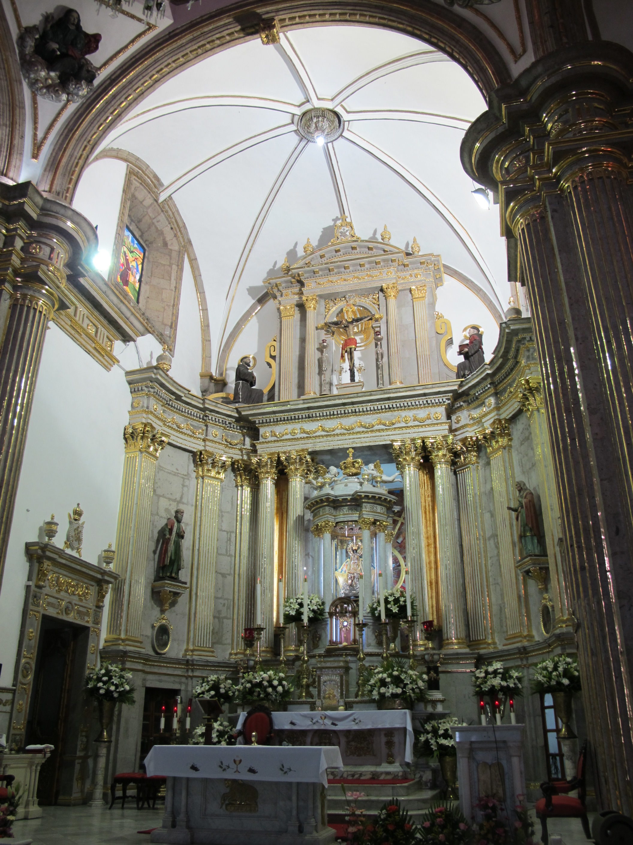 intérieur de la basilique de zapopan à guadalajara, Mexique
