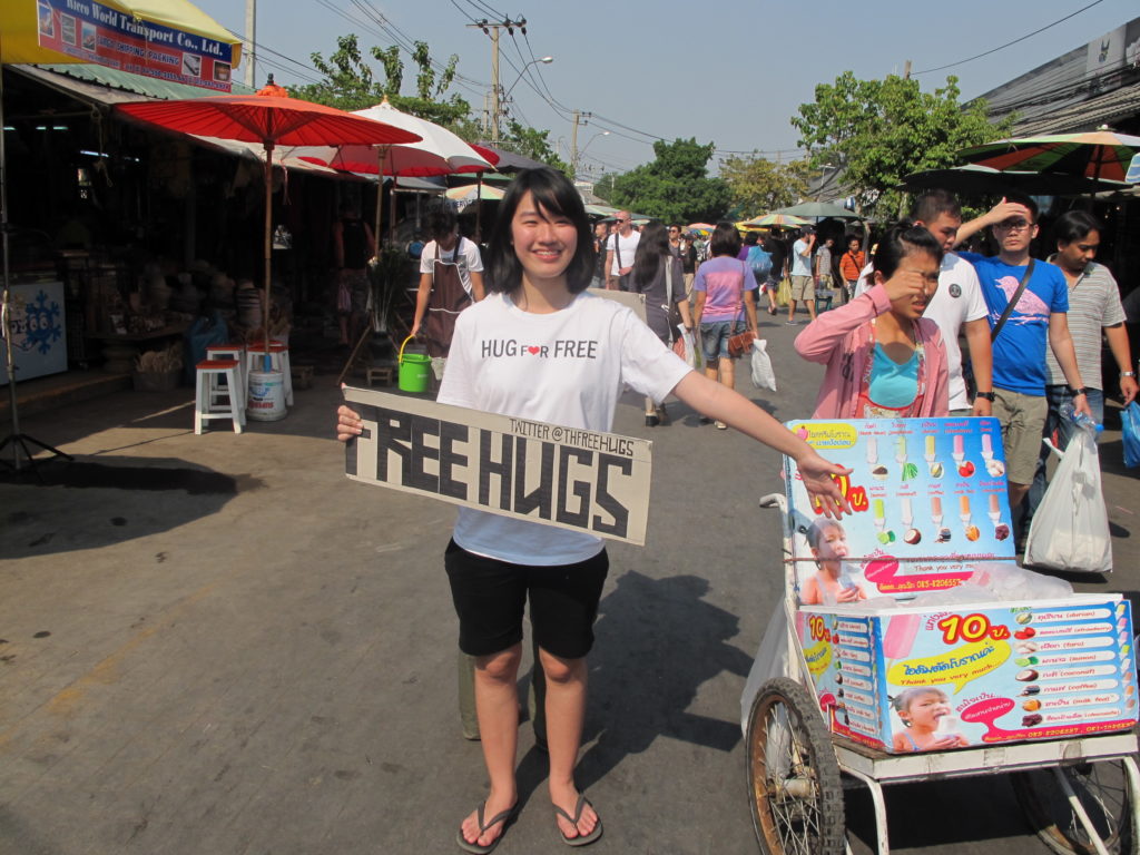 thailande pays du free hugs, hugs for free, chatuchak market à Bangkok
